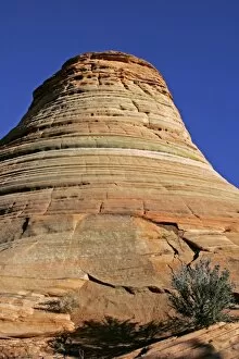 Images Dated 8th November 2006: USA, Utah, Zion National Park. Rock formation near Checkerboard Mesa