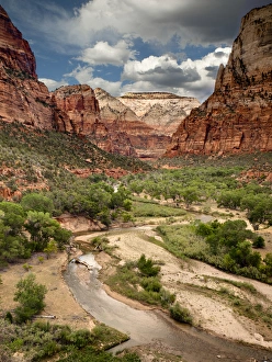 Images Dated 2nd October 2010: USA, Utah, Zion National Park, View along the Virgin River