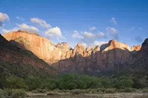 Images Dated 24th April 2007: USA, Utah, Zion NP, Towers of the Virgin