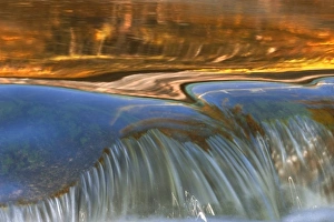 Images Dated 1st October 2004: USA, Vermont. Autumn reflections on cascade in stream