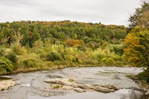 Images Dated 18th October 2021: USA, Vermont, Fall foliage in Mad River Valley, south of Waitsfield from Rt. 100