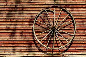 Vermont Prints: USA, Vermont, Stowe. Old barn with wagon wheel, Brownsville Road