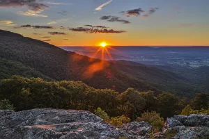 Images Dated 26th December 2020: USA, Virginia, Shenandoah National Park, sunset at Franklin Cliffs