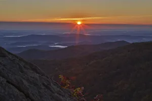 Images Dated 21st June 2021: USA, Virginia, Shenandoah National Park, Sunrise along Skyline Drive in the Fall