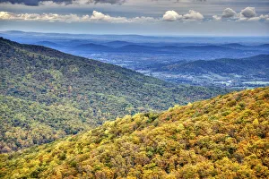 Images Dated 21st June 2021: USA, Virginia, Shenandoah National Park, fall color