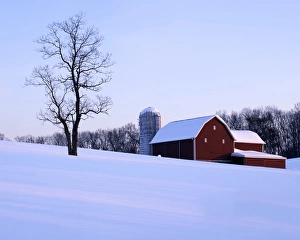 Shenandoah Valley Prints: USA, Virginia, Shenandoah Valley, Barn
