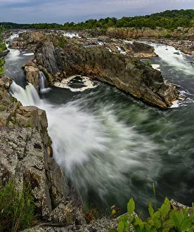 Images Dated 23rd January 2024: USA, Virginia. Waterfall on Potomac River, Great Falls National Park