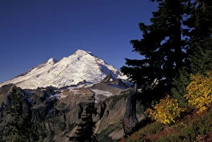 Images Dated 22nd March 2004: USA, WA, Heather Meadows RA. Mount Baker from Kulshan Ridge