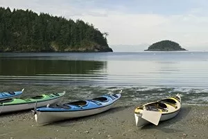 USA, WA, Pacific Northwest, Deception Pass State Park. Kayaks ready for a paddle