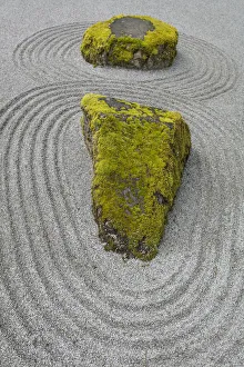 Images Dated 28th April 2017: USA, Washington, Bainbridge Island. Raked sand around rock