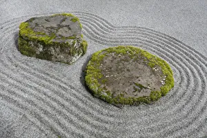 Images Dated 28th April 2017: USA, Washington, Bainbridge Island. Raked sand around rock