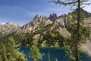 Images Dated 7th August 2008: USA, Washington, Cascade Mountains, Wenatchee National Forest. View of Blue Lake