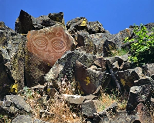 Images Dated 30th January 2013: USA, Washington, Columbia River Gorge. She Who Watches or Tsagaglalal petroglyph