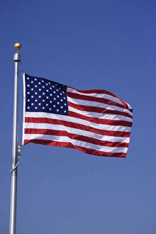 Images Dated 23rd April 2007: USA, Washington, D.C. One of the 50 American flags at the Washington Monument. Credit as