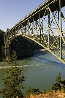 Images Dated 25th July 2005: USA, Washington, Deception Pass State Park, Deception Pass Bridge