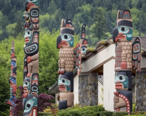 USA, Washington, Jamestown. Totem art. (PR) Credit as: Don Paulson / Jaynes Gallery