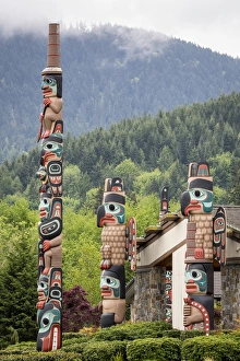 Images Dated 14th May 2015: USA, Washington, Jamestown. Totem art. (PR) Credit as: Don Paulson / Jaynes Gallery