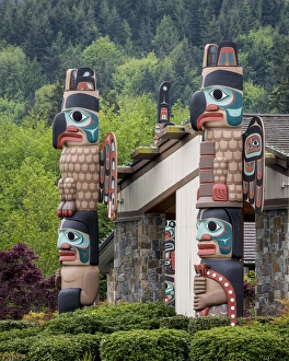 Images Dated 14th May 2015: USA, Washington, Jamestown. Totem art. (PR) Credit as: Don Paulson / Jaynes Gallery