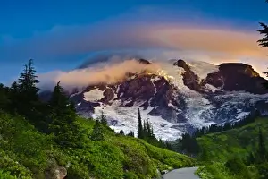 Images Dated 10th August 2009: USA, Washington, Mt. Rainier. Morning sun blankets Mt. Rainier along the Skyline Trail