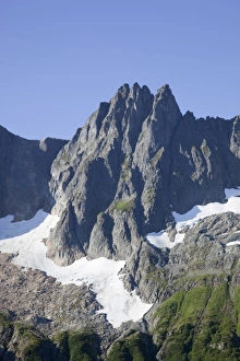 Images Dated 24th August 2009: USA, Washington, North Cascades National Park, The Triplets, view from trail to Cascade
