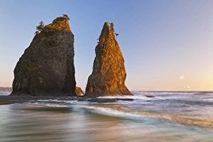 Images Dated 8th June 2012: USA, Washington, Olympic National Park. Sunset on Rialto Beach and sea stacks. Credit as