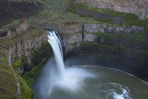Images Dated 14th April 2016: USA, Washington. Palouse Falls at sunset