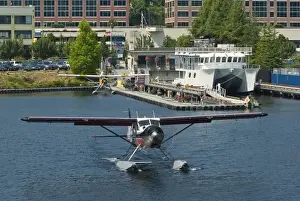 Images Dated 2nd August 2009: USA, Washington, Seattle, DHC-2 MKI Beaver seaplane departs from Kenmore Air s