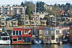 USA, Washington, Seattle. Houseboats permanently moored in Roanoke Reef, a community