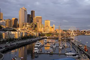 Images Dated 26th June 2013: USA, Washington, Seattle. Night time skyline from Pier 66