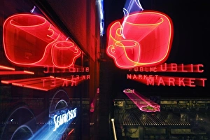 Images Dated 27th December 2010: USA, Washington, Seattle, Pike Place Market, Seattles Best Zoom Blur