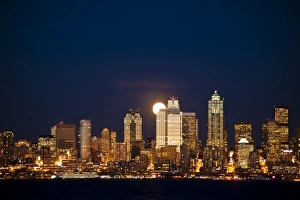 Images Dated 2nd December 2009: USA, Washington, Seattle skyline