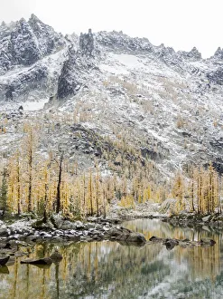Images Dated 26th July 2019: USA, Washington State. Alpine Lakes Wilderness, Enchantment Lakes, Leprechaun Lake