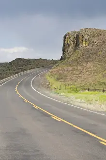 Images Dated 25th May 2008: USA, Washington State. Basalt cliffs along highway near Soap Lake