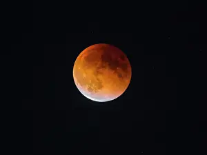 Trending: USA, Washington State. Begginning of the end of Blood Moon (lunar eclipse) in Seattle