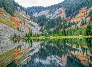 Images Dated 29th June 2023: USA, Washington State. Central Cascades, Talapus Lake and autumn color on hillsides