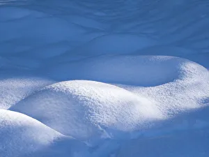 Images Dated 21st July 2022: USA, Washington State, Cle Elum, Kittitas County. Snow mounds in winter