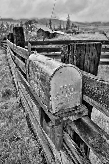 Images Dated 7th September 2024: USA, Washington State. Columbia Hills State Park with barn and fence line
