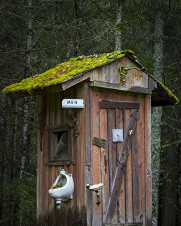 Moss Prints: USA, Washington State, Elbe. Vintage outhouse