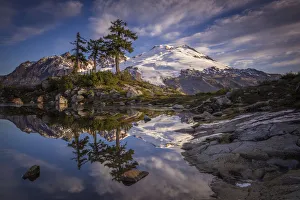 Images Dated 2nd December 2018: USA, Washington State. Mt Baker reflects in Park Butte Lake