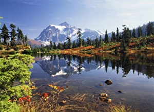 USA, Washington State, North Cascades, Mount Baker National Recreation Area, View of Mt
