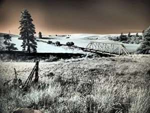 USA, Washington State, Palouse region, Bridge across Palouse river