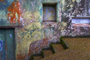 Images Dated 13th August 2020: USA, Washington State, Port Townsend, Fort Worden State Park. Painted walls and stairway