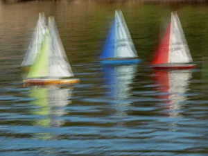 Usa, Washington State, Renton. Model yacht club remote control sailboats at Gene Coulon Park on Lake Washington
