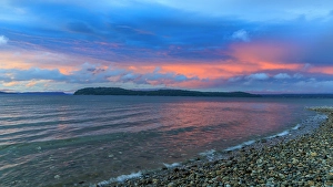 Images Dated 20th July 2024: USA, Washington State, Seabeck. Summer sunset over Hood Canal