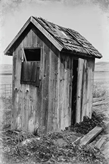 Images Dated 24th March 2022: USA, Washington State, Whitman County, Palouse. Bauer Road. Outhouse