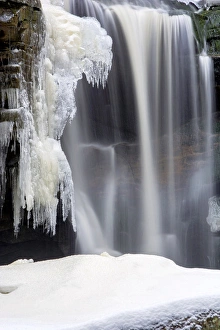 Images Dated 24th January 2015: USA, West Virginia, Blackwater Falls State Park. Partially frozen waterfall. Credit as