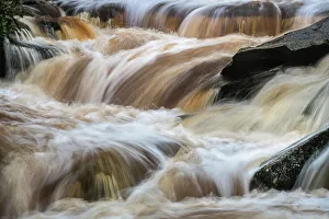 USA, West Virginia, Blackwater Falls State Park. Blackwater Falls and rapids