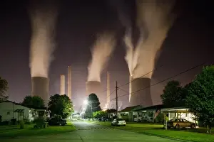 Images Dated 9th June 2009: USA, West Virginia, Winfield, Steam billows from smokestacks at John Amos Coal-Fired