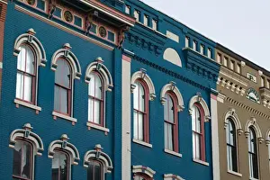 Images Dated 14th October 2005: USA-WISCONSIN-Mississippi River Valley-La Crosse: Downtwon Architecture