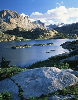 Snowcapped Prints: USA, Wyoming, Bridger wilderness with Island lake